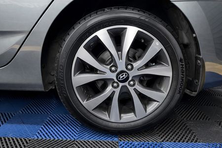 2018-Hyundai-Accent-16-GLS-Fluid-Auto_14