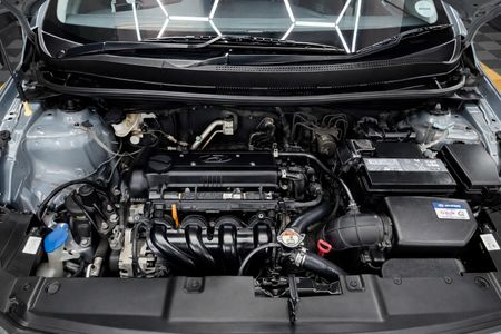 2018-Hyundai-Accent-16-GLS-Fluid-Auto_15