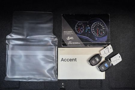 2018-Hyundai-Accent-16-GLS-Fluid-Auto_16