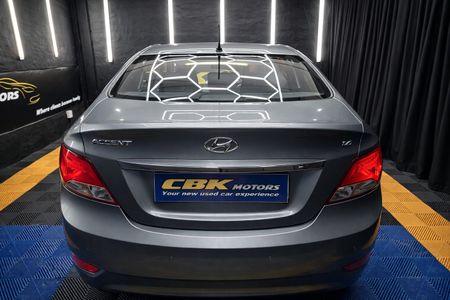 2018-Hyundai-Accent-16-GLS-Fluid-Auto_5