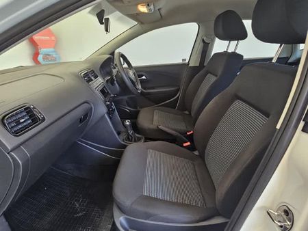 2024-Volkswagen-Polo-Vivo-14-Comfortline-5-dr_9