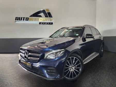 2019-Mercedes-Benz-GLC-250d-AMG_0