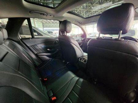 2019-Mercedes-Benz-GLC-250d-AMG_9