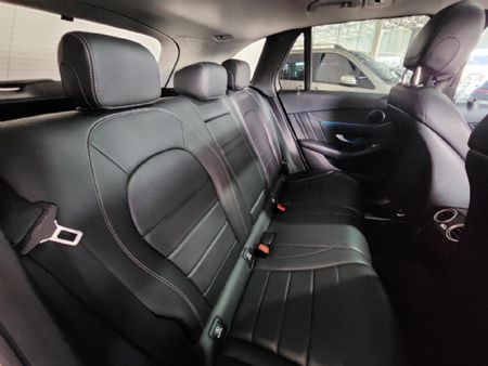 2019-Mercedes-Benz-GLC-250d-AMG_10