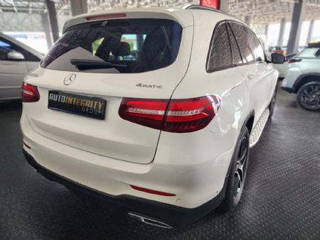 2019-Mercedes-Benz-GLC-250d-AMG_4