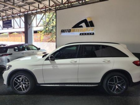 2019-Mercedes-Benz-GLC-250d-AMG_7