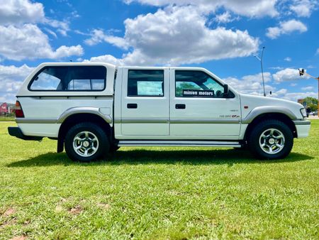 2001-Isuzu-KB-280-DT-LX-4x2-Double-Cab_4