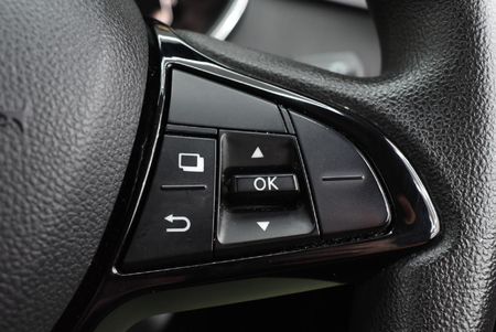 2024-Renault-Kiger-10T-Intens-Auto_18