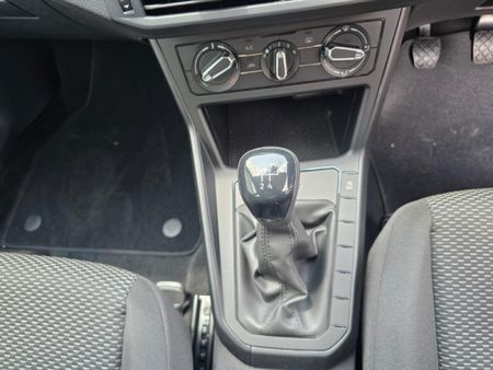 2026-Volkswagen-Polo-10-TSI_11