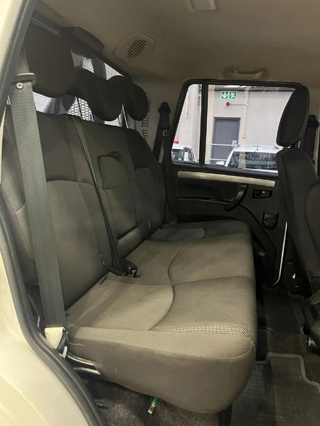 2022-Mahindra-Pik-Up-22-mHawk-S11-Auto-Double-Cab_11