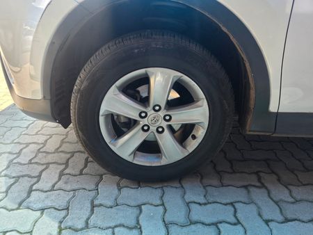 2013-Toyota-RAV4-20-GX-Auto_4