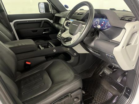 2021-Land-Rover-Defender-110-D240-S-177kW_9