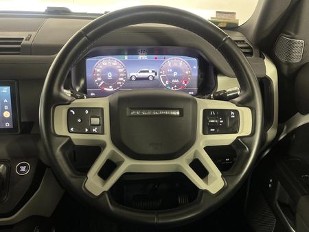 2021-Land-Rover-Defender-110-D240-S-177kW_11