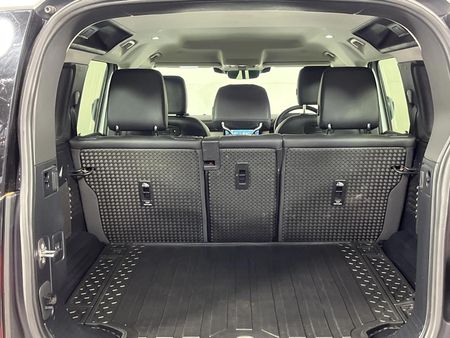 2021-Land-Rover-Defender-110-D240-S-177kW_13