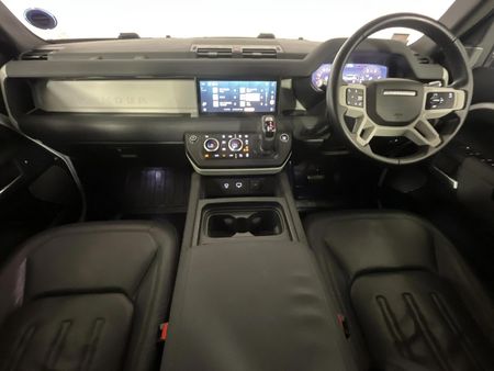 2021-Land-Rover-Defender-110-D240-S-177kW_1