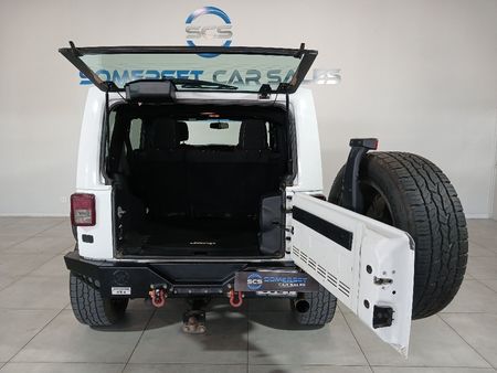 2015-Jeep-Wrangler-Unlimited-Sahara-36-V6-Auto_5