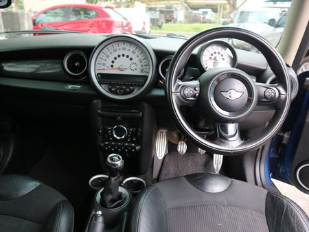 2012-MINI-Hatch-Cooper-S_9
