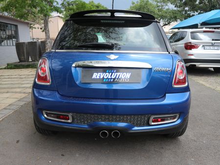 2012-MINI-Hatch-Cooper-S_3