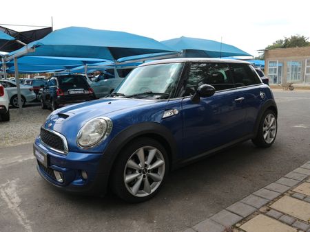 2012-MINI-Hatch-Cooper-S_6