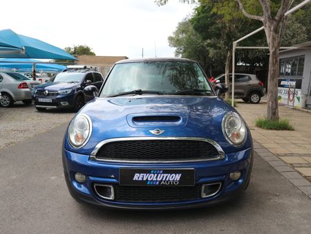 2012-MINI-Hatch-Cooper-S_7