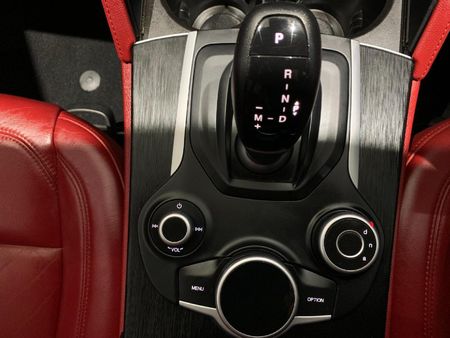 2020-Alfa-Romeo-Stelvio-20T-Super_13