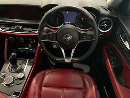 2020-Alfa-Romeo-Stelvio-20T-Super_14