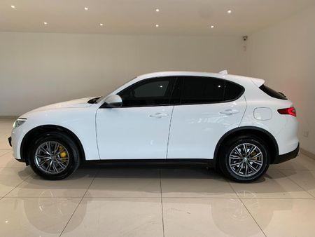 2020-Alfa-Romeo-Stelvio-20T-Super_3