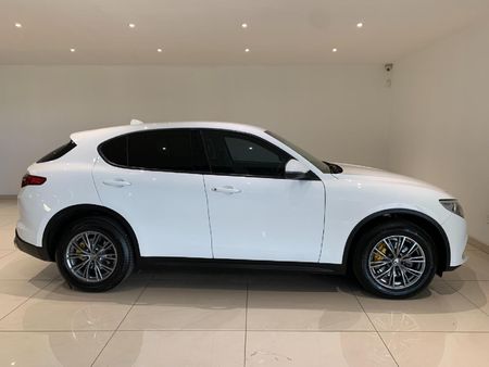 2020-Alfa-Romeo-Stelvio-20T-Super_4