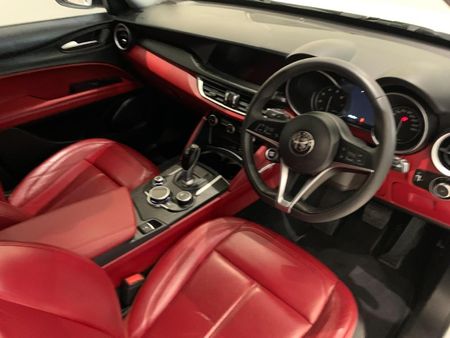 2020-Alfa-Romeo-Stelvio-20T-Super_8