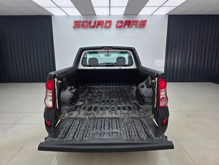 2020-Nissan-NP200-16-AC-Safety-Pack_17