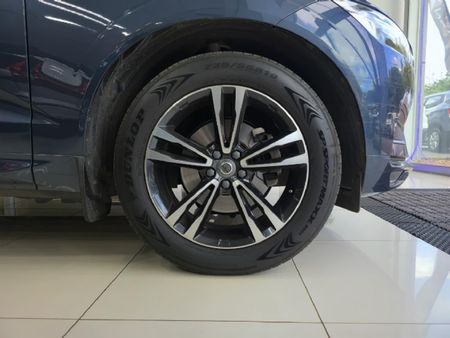 2025-Volvo-XC60-B5-Momentum-Geartronic-AWD_8