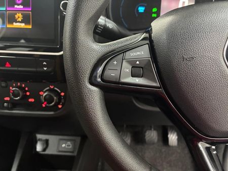 2024-Renault-Kwid-10-Climber_15