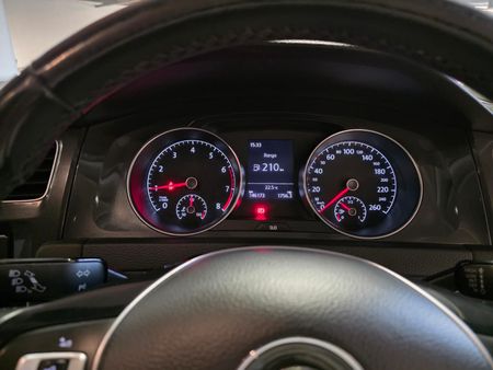 2018-Volkswagen-Golf-VII-10-TSI-Trendline_0