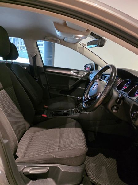 2018-Volkswagen-Golf-VII-10-TSI-Trendline_1