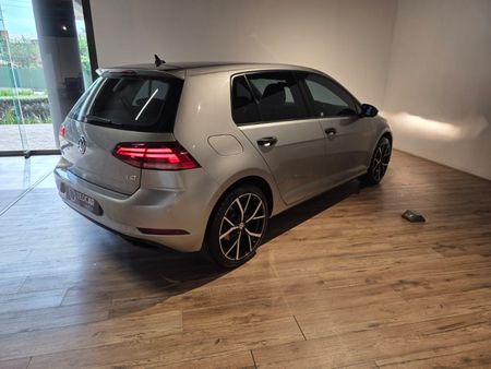 2018-Volkswagen-Golf-VII-10-TSI-Trendline_4
