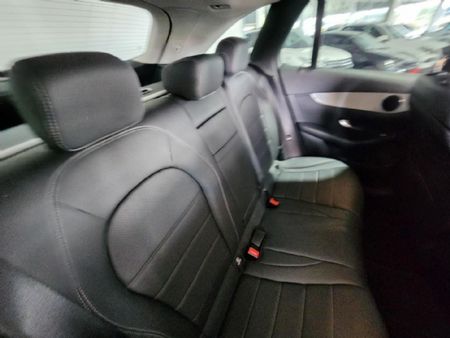 2018-Mercedes-Benz-GLC-220d_12