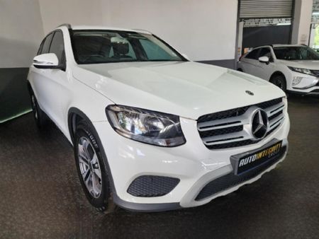 2018-Mercedes-Benz-GLC-220d_6