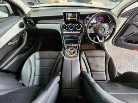 2018-Mercedes-Benz-GLC-220d_8