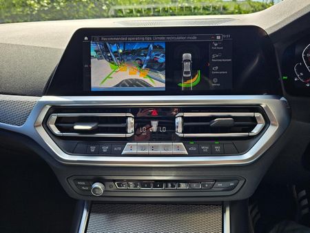 2022-BMW-3-Series-318i-M-Sport_9