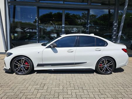 2022-BMW-3-Series-318i-M-Sport_2