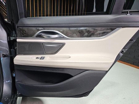 2017-BMW-7-Series-750i-M-Sport_19