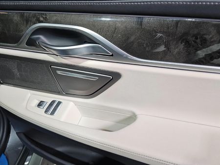 2017-BMW-7-Series-750i-M-Sport_20