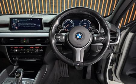 2015-BMW-X6-xDrive40d-M-Sport-Edition_9