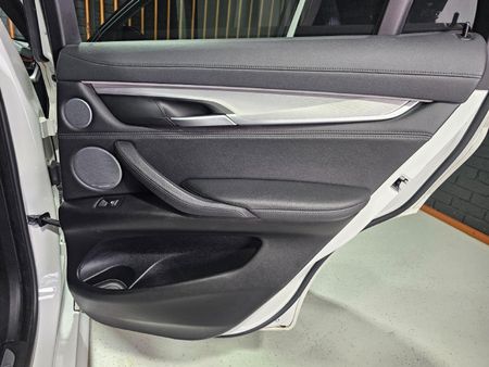 2015-BMW-X6-xDrive40d-M-Sport-Edition_17