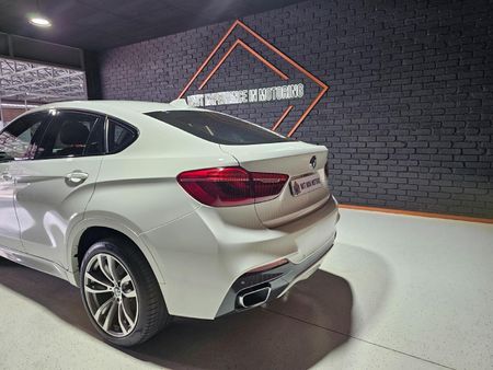 2015-BMW-X6-xDrive40d-M-Sport-Edition_26