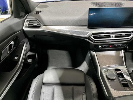 2024-BMW-3-Series-318i-M-Sport_14