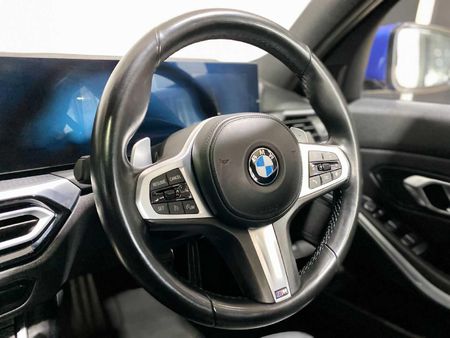 2024-BMW-3-Series-318i-M-Sport_15