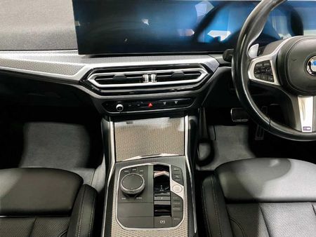 2024-BMW-3-Series-318i-M-Sport_17