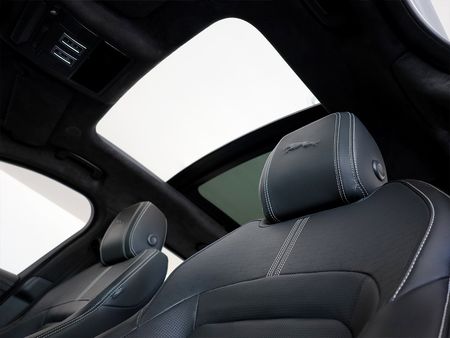 2024-Jaguar-F-Pace-20D-HSE-R-Dynamic-D200_15