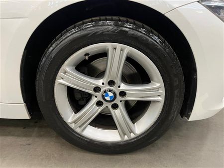 2017-BMW-3-Series-320d-Sport-Line-Auto_8
